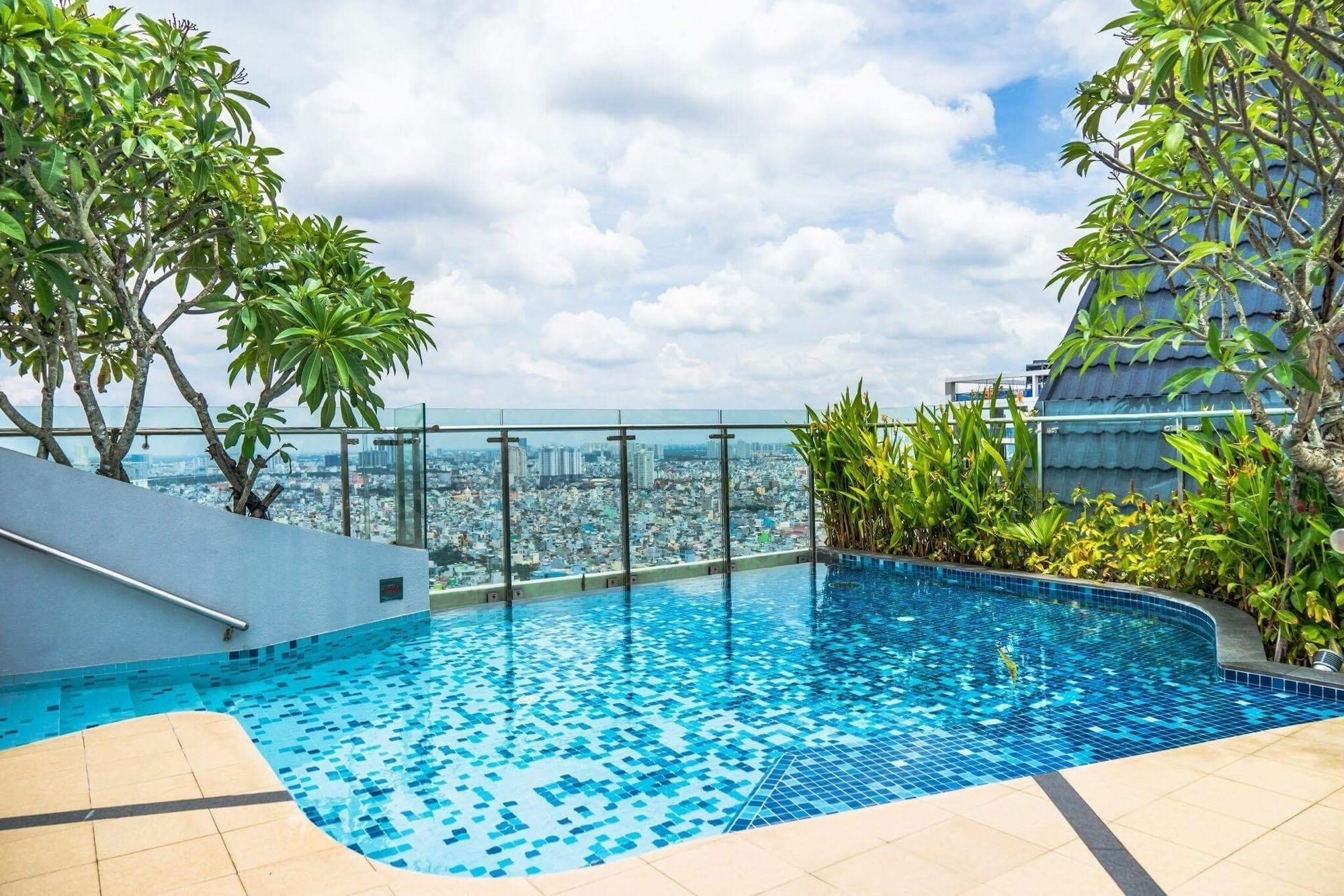 The Manner Apartment Icon 56 Rooftop Pool ホーチミン市 エクステリア 写真